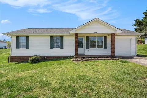 5794 Parks Rd, Cumming, GA 30041