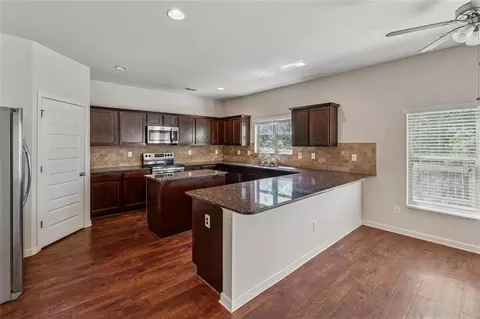 365 Lamont Ln, Hampton, GA 30228 photo 8