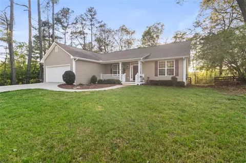 5207 Green Cir, Clermont, GA 30527