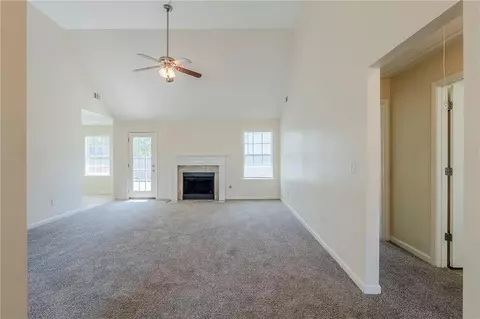 811 Betsy Ross Trl, Hampton, GA 30228 photo 3