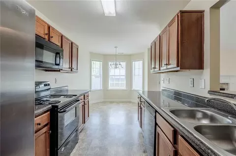 811 Betsy Ross Trl, Hampton, GA 30228 photo 8
