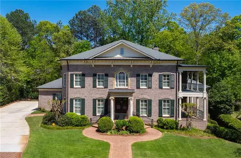 385 Laurel Chase Ct, Atlanta, GA 30327