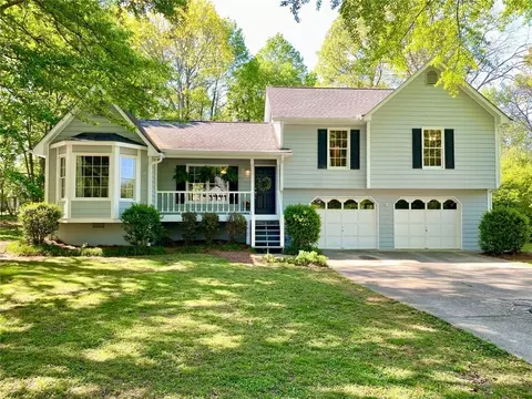 1835 Penrose Ct, Powder Springs, GA 30127