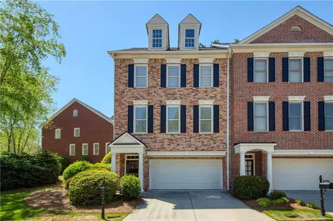 582 Vinings Estates Dr SE #B9, Mableton, GA 30126