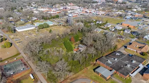 101 E Chambers St, Forsyth, GA 31029