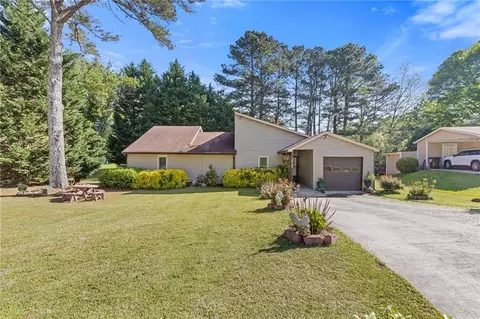 2520 Hartford Dr, Ellenwood, GA 30294