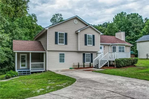 61 Meadowbrook Ln, Carrollton, GA 30117