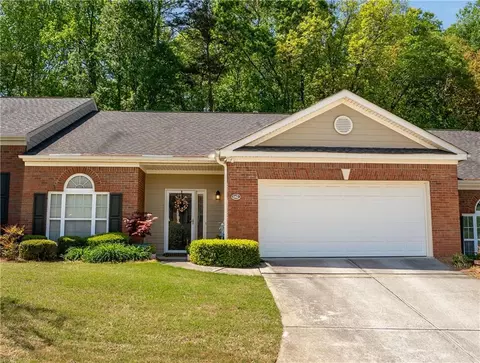 142 Senior Cir, Gainesville, GA 30501