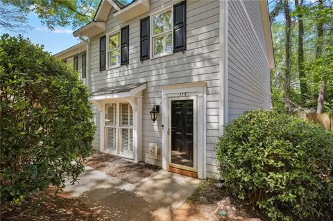 115 Courtyard Ter, Roswell, GA 30075
