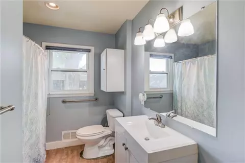 Bath - 1312 Harbins Rd, Dacula, GA 30019 photo 3 of 4