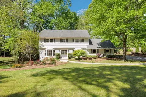 1486 Kings Down Cir, Dunwoody, GA 30338