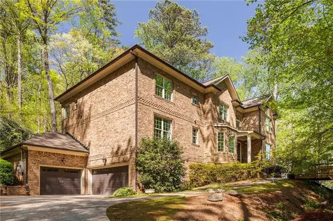 930 Riverside Rd, Roswell, GA 30075