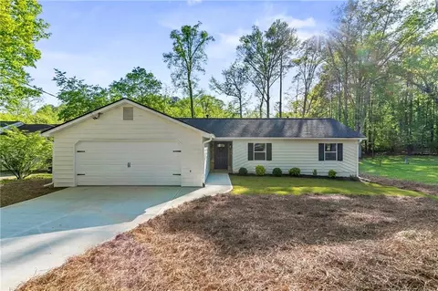527 Brookview Trl, Lawrenceville, GA 30044