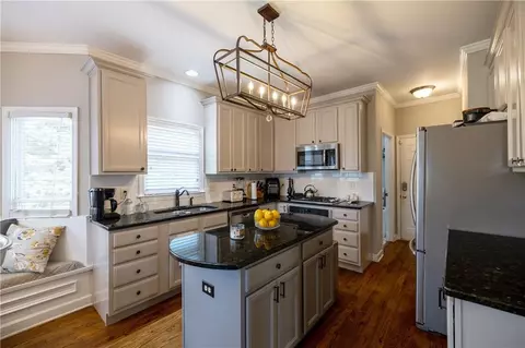 Kitchen - 2975 Oak Hampton Way, Duluth, GA 30096 photo 2 of 5