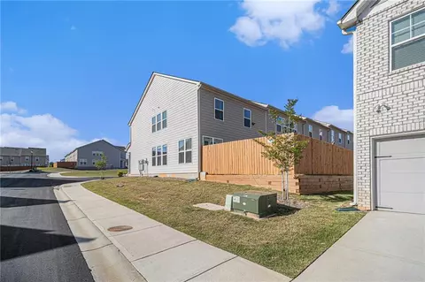 Exterior - 7676 Viking Rd, Fairburn, GA 30213 photo 4 of 6