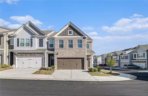 Exterior - 7676 Viking Rd, Fairburn, GA 30213 photo 2 of 6