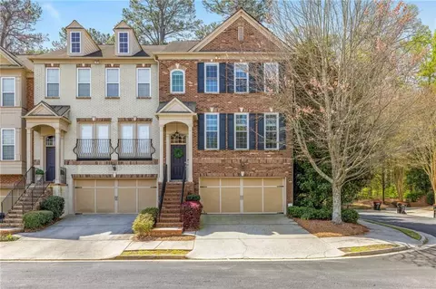2827 Overlook Trce NE, Atlanta, GA 30324