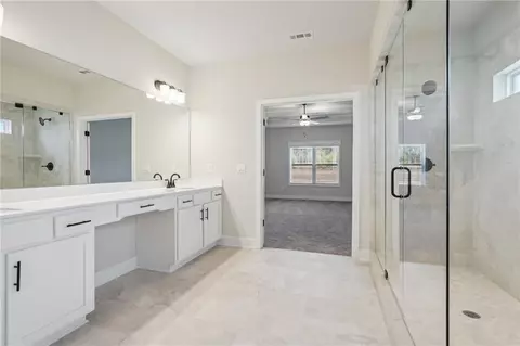 Bath - 73 Wingate Dr, Winder, GA 30680 photo 4 of 8
