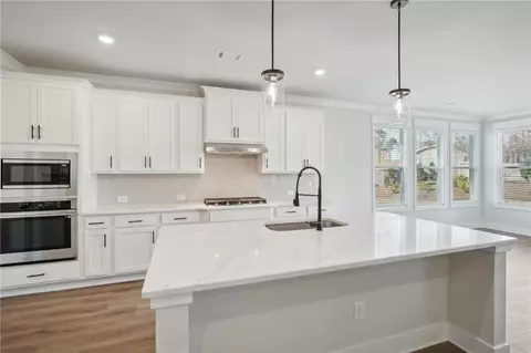 Kitchen - 73 Wingate Dr, Winder, GA 30680 photo 4 of 6