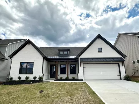73 Wingate Dr, Winder, GA 30680