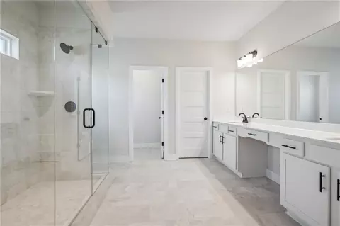 Bath - 73 Wingate Dr, Winder, GA 30680 photo 3 of 8
