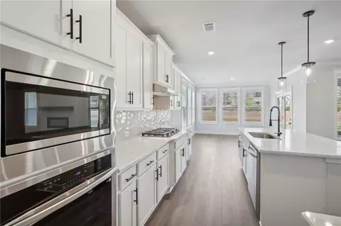 Kitchen - 73 Wingate Dr, Winder, GA 30680 photo 5 of 6