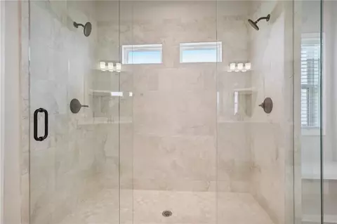 Bath - 73 Wingate Dr, Winder, GA 30680 photo 6 of 8