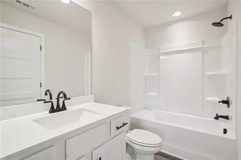 Bath - 73 Wingate Dr, Winder, GA 30680 photo 8 of 8