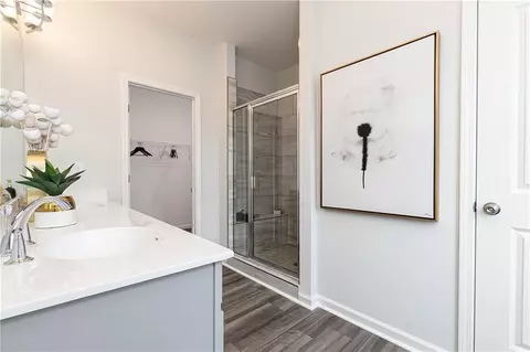 Bath - 616 Devon Aly, Acworth, GA 30102 photo 3 of 4