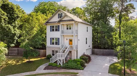 2136 Oak Knob Dr, Decatur, GA 30032