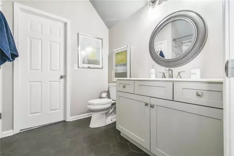 Bath - 3233 Bagley Psge, Duluth, GA 30097 photo 5 of 7