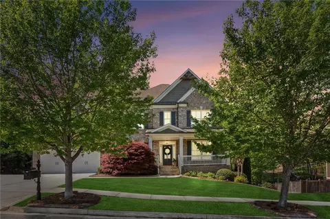 6414 Blue Water Dr, Buford, GA 30518