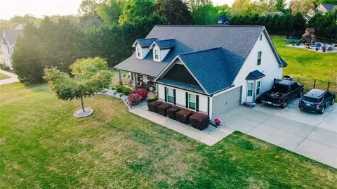 45 Albright Ct, Commerce, GA 30529