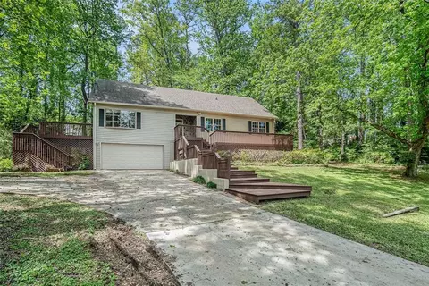 1373 Janice Ct SW, Lilburn, GA 30047