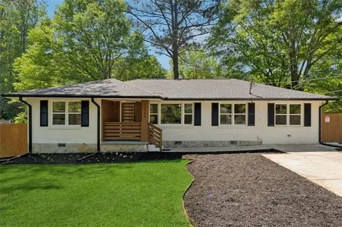 1737 Briarlake Cir, Decatur, GA 30033