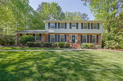 1569 Chateau Dr, Dunwoody, GA 30338