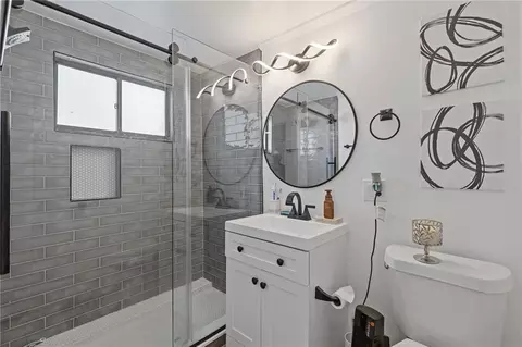 Bath - 10 26th St NW #A2, Atlanta, GA 30309 photo 1 of 1