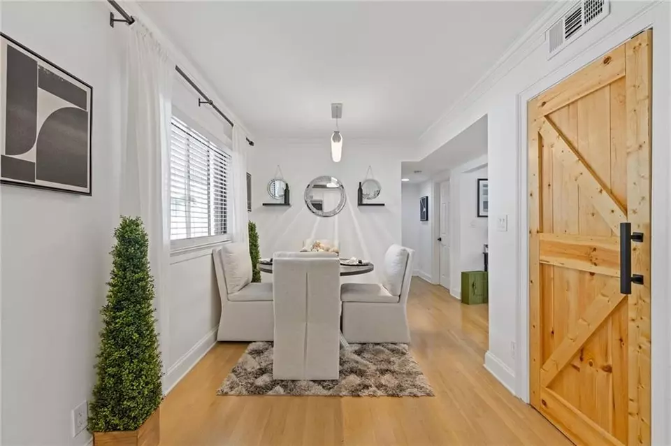 Dining - 10 26th St NW #A2, Atlanta, GA 30309 photo 2 of 2