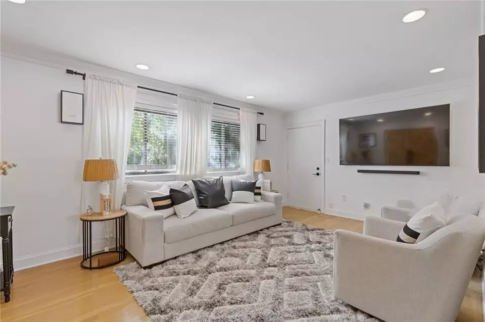 Living - 10 26th St NW #A2, Atlanta, GA 30309 photo 2 of 2