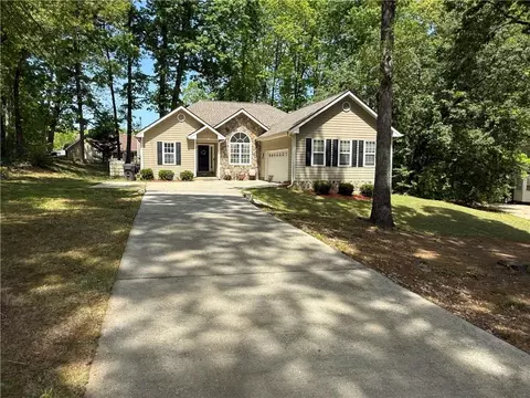 992 Cove Lake Ct, Lawrenceville, GA 30045