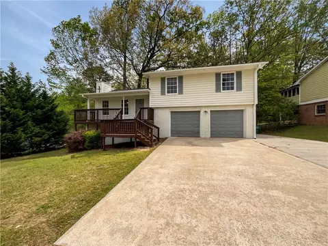 2390 Century Ln, Snellville, GA 30039