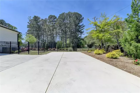 Exterior - 3003 Evanshire Ave, Duluth, GA 30096 photo 11 of 13