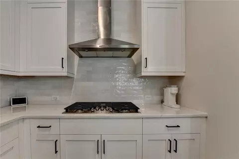 Kitchen - 3003 Evanshire Ave, Duluth, GA 30096 photo 9 of 11
