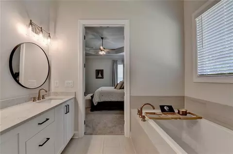 Bath - 3003 Evanshire Ave, Duluth, GA 30096 photo 4 of 10