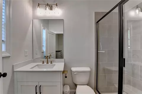 Bath - 3003 Evanshire Ave, Duluth, GA 30096 photo 10 of 10