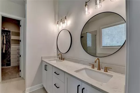 Bath - 3003 Evanshire Ave, Duluth, GA 30096 photo 2 of 10