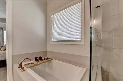 Bath - 3003 Evanshire Ave, Duluth, GA 30096 photo 7 of 10