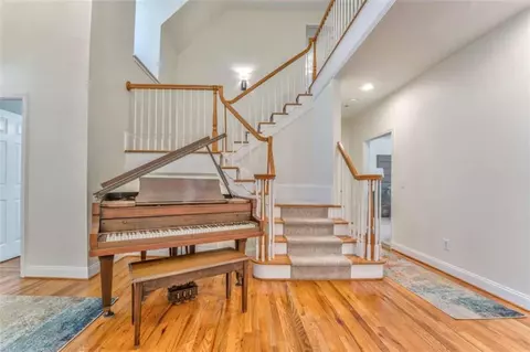 Entry Way - 6095 Blacks Bluff Rd, Cave Spring, GA 30124 photo 5 of 6