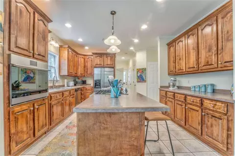 Kitchen - 6095 Blacks Bluff Rd, Cave Spring, GA 30124 photo 9 of 9