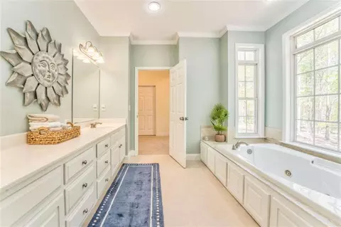 Bath - 6095 Blacks Bluff Rd, Cave Spring, GA 30124 photo 7 of 11